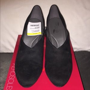 Black , heeled bootie